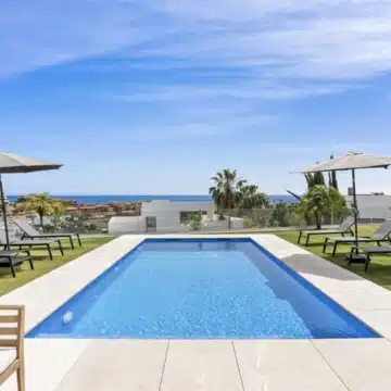 Modern contemporary villa located in the sought-after residential area of La Alqueria, Benahavis Picture 31