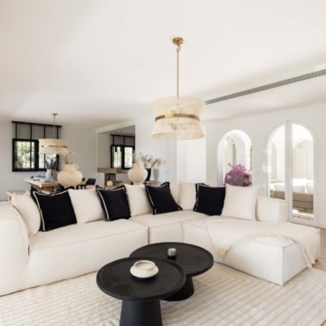 Frontline golf villa with attractive views located in the prestigious El Paraíso, Benahavís Picture 28