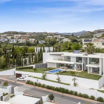 Modern contemporary villa located in the sought-after residential area of La Alqueria, Benahavis Picture 38