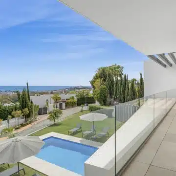 Modern contemporary villa located in the sought-after residential area of La Alqueria, Benahavis Picture 18