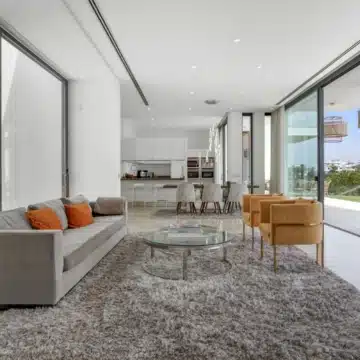 Modern contemporary villa located in the sought-after residential area of La Alqueria, Benahavis Picture 4