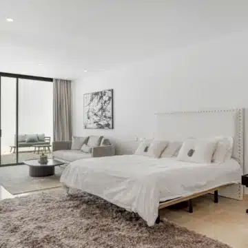 Modern contemporary villa located in the sought-after residential area of La Alqueria, Benahavis Picture 16