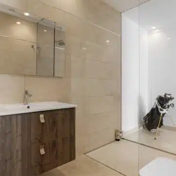 Modern contemporary villa located in the sought-after residential area of La Alqueria, Benahavis Picture 41