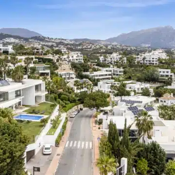 Modern contemporary villa located in the sought-after residential area of La Alqueria, Benahavis Picture 46