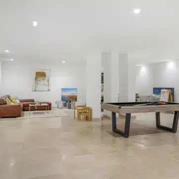 Modern contemporary villa located in the sought-after residential area of La Alqueria, Benahavis Picture 42