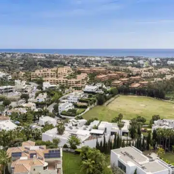 Modern contemporary villa located in the sought-after residential area of La Alqueria, Benahavis Picture 48