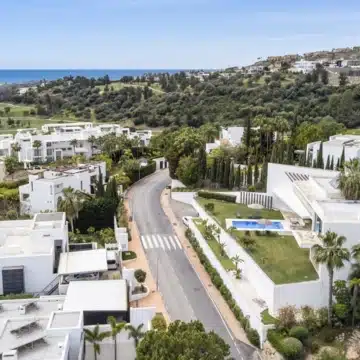 Modern contemporary villa located in the sought-after residential area of La Alqueria, Benahavis Picture 50