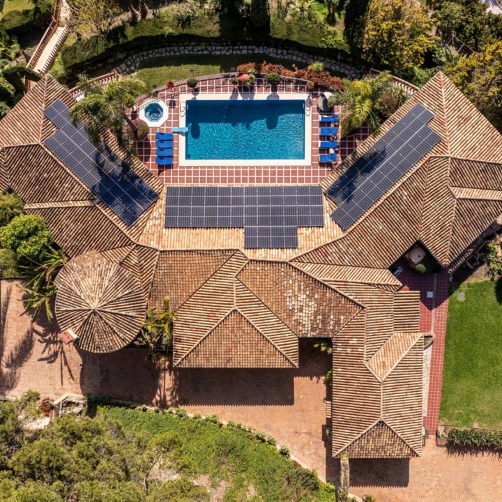 Luxury Mansion with uninterrupted Sea and Golf Views in El Paraíso, Benahavís Picture