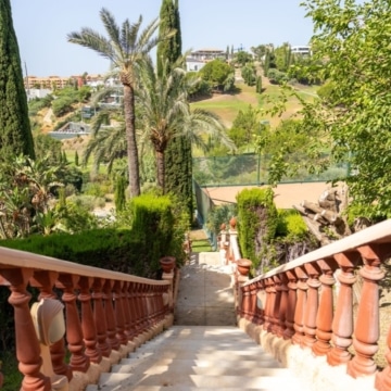 Luxury Mansion with uninterrupted Sea and Golf Views in El Paraíso, Benahavís Picture 24