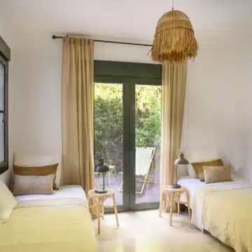 Elegant renovated villa in the sought-after area of El Paraíso, New Golden Mile Picture 23