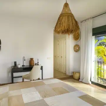 Elegant renovated villa in the sought-after area of El Paraíso, New Golden Mile Picture 24