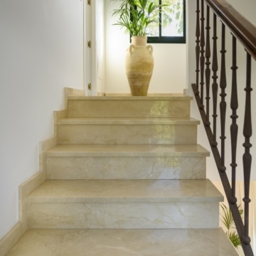 Elegant renovated villa in the sought-after area of El Paraíso, New Golden Mile Picture 37