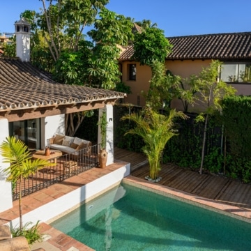 Elegant renovated villa in the sought-after area of El Paraíso, New Golden Mile Picture 39