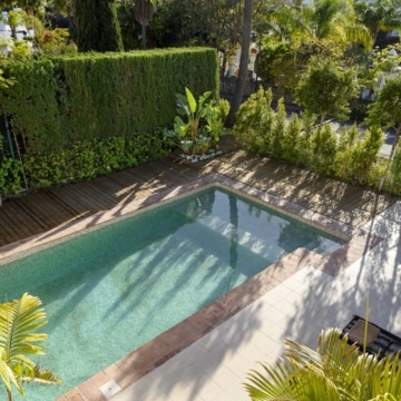 Elegant renovated villa in the sought-after area of El Paraíso, New Golden Mile Picture 40