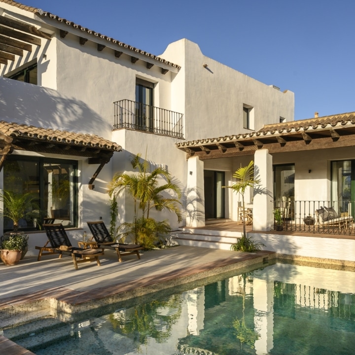 Elegant renovated villa in the sought-after area of El Paraíso, New Golden Mile Picture