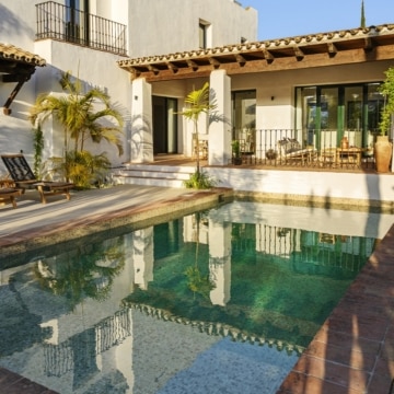 Elegant renovated villa in the sought-after area of El Paraíso, New Golden Mile Picture 44