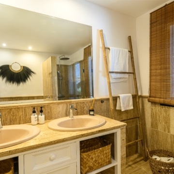 Elegant renovated villa in the sought-after area of El Paraíso, New Golden Mile Picture 57