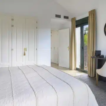 Elegant renovated villa in the sought-after area of El Paraíso, New Golden Mile Picture 18