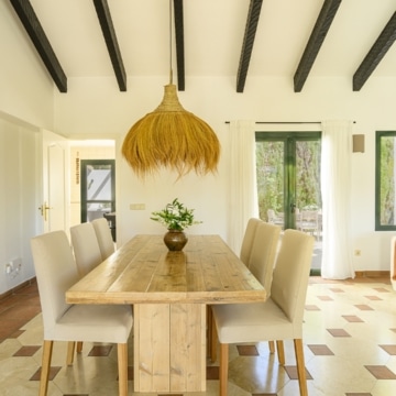 Elegant renovated villa in the sought-after area of El Paraíso, New Golden Mile Picture 59