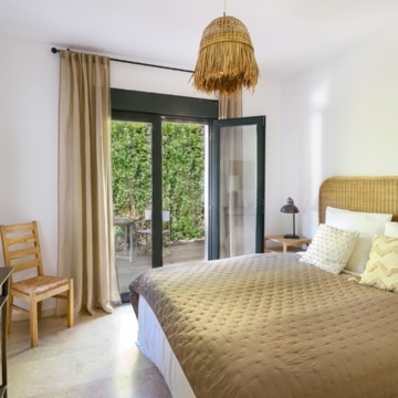 Elegant renovated villa in the sought-after area of El Paraíso, New Golden Mile Picture 62