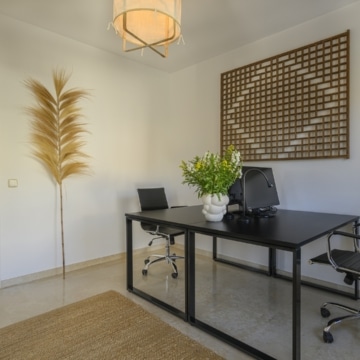 Elegant renovated villa in the sought-after area of El Paraíso, New Golden Mile Picture 70