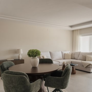 Refurbished apartment with panoramic sea views in Los Almendros, Benahavís Picture 18