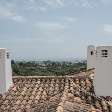 Refurbished apartment with panoramic sea views in Los Almendros, Benahavís Picture 24