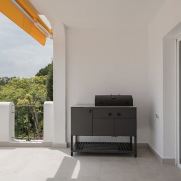 Refurbished apartment with panoramic sea views in Los Almendros, Benahavís Picture 25