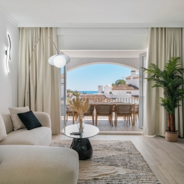 Modern 3-bedroom apartment with sea and golf views in Altos de La Quinta, Benahavis Picture 29