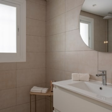 Refurbished apartment with panoramic sea views in Los Almendros, Benahavís Picture 29