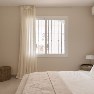 Refurbished apartment with panoramic sea views in Los Almendros, Benahavís Picture 10
