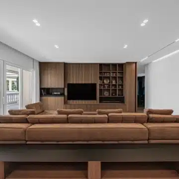 Frontline beach apartment with contemporary interiors within Las Dunas Park, Estepona East Picture 5