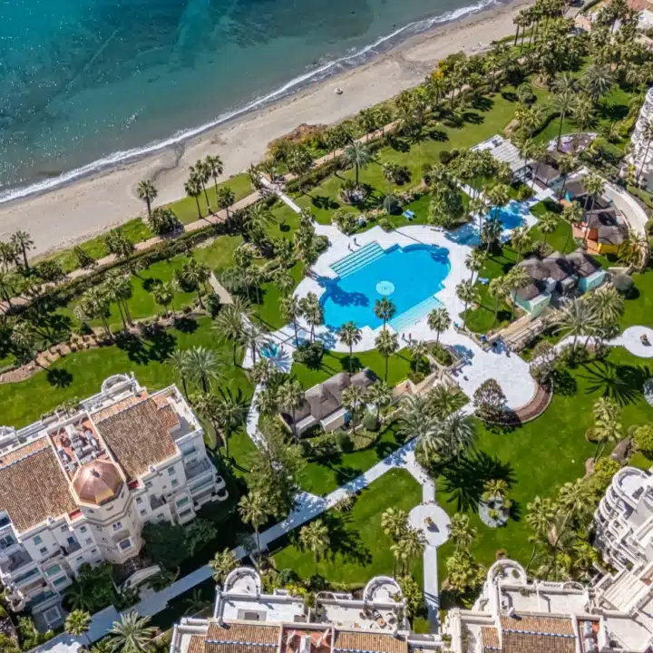 Frontline beach apartment with contemporary interiors within Las Dunas Park, Estepona East Picture