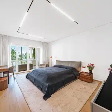 Frontline beach apartment with contemporary interiors within Las Dunas Park, Estepona East Picture 1
