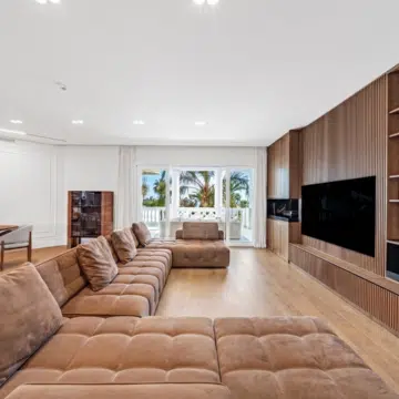 Frontline beach apartment with contemporary interiors within Las Dunas Park, Estepona East Picture 0