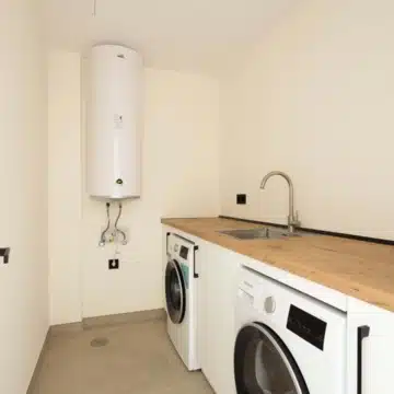 Beautifully renovated ground floor apartment in the prestigious Les Belvederes, Nueva Andalucia Picture 19