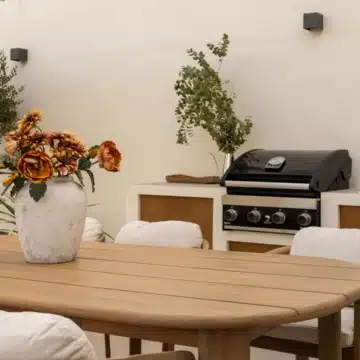 Beautifully renovated ground floor apartment in the prestigious Les Belvederes, Nueva Andalucia Picture 25