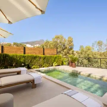 Beautifully renovated ground floor apartment in the prestigious Les Belvederes, Nueva Andalucia Picture 27