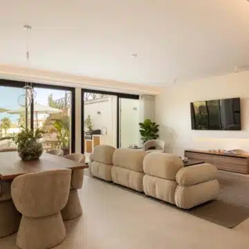Beautifully renovated ground floor apartment in the prestigious Les Belvederes, Nueva Andalucia Picture 12