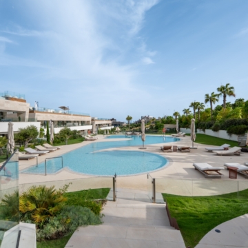 Groundfloor duplex apartment in the prestigious Epic Marbella development in Marbella Golden Mile Picture 38
