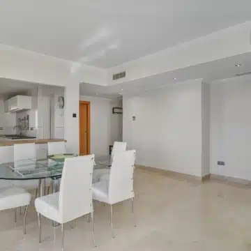 Two bedroom Penthouse with Panoramic Sea Views in Hacienda del Señorio de Cifuentes, Benahavís Picture 2