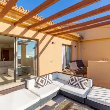 Two bedroom Penthouse with Panoramic Sea Views in Hacienda del Señorio de Cifuentes, Benahavís Picture 4