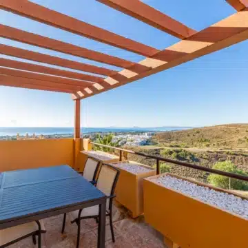 Two bedroom Penthouse with Panoramic Sea Views in Hacienda del Señorio de Cifuentes, Benahavís Picture 13
