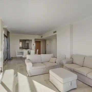Two bedroom Penthouse with Panoramic Sea Views in Hacienda del Señorio de Cifuentes, Benahavís Picture 1