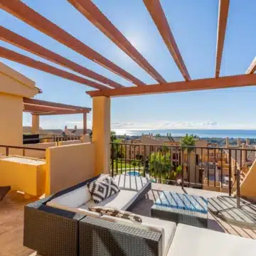 Two bedroom Penthouse with Panoramic Sea Views in Hacienda del Señorio de Cifuentes, Benahavís Picture 0