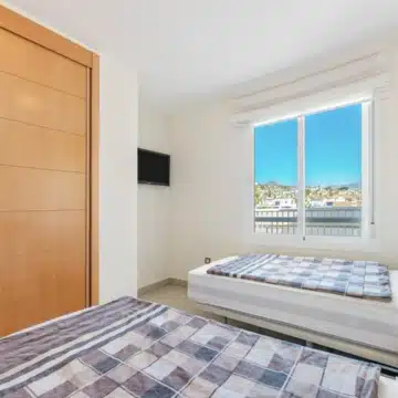 Beautiful Two bedroom penthouse in sought-after gated urbanisation of Cortijo del Mar, Estepona Picture 24