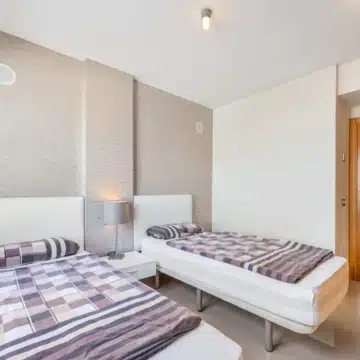 Beautiful Two bedroom penthouse in sought-after gated urbanisation of Cortijo del Mar, Estepona Picture 25