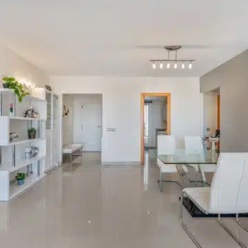 Beautiful Two bedroom penthouse in sought-after gated urbanisation of Cortijo del Mar, Estepona Picture 32