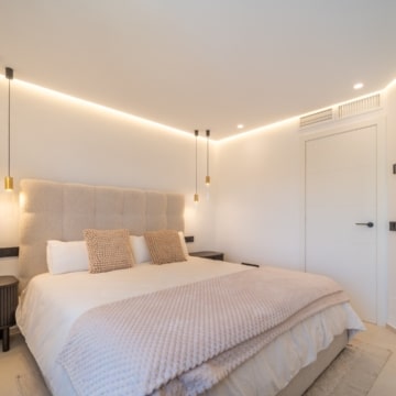 Beautiful Townhouse steps from the beach set in Arco Iris, Marbella Golden Mile Picture 12