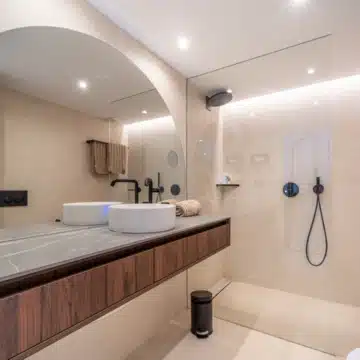 Beautiful Townhouse steps from the beach set in Arco Iris, Marbella Golden Mile Picture 10